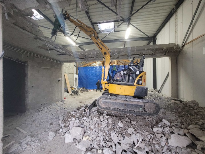 phase-demolition-construction-batiment-industriel